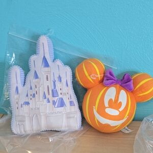 Dog Toy ..Disney Castle and Minnie Mouse Halloween Squeaky Plush Dog Set
